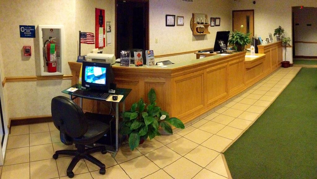 Motel Super 8 By Wyndham Ava Extérieur photo