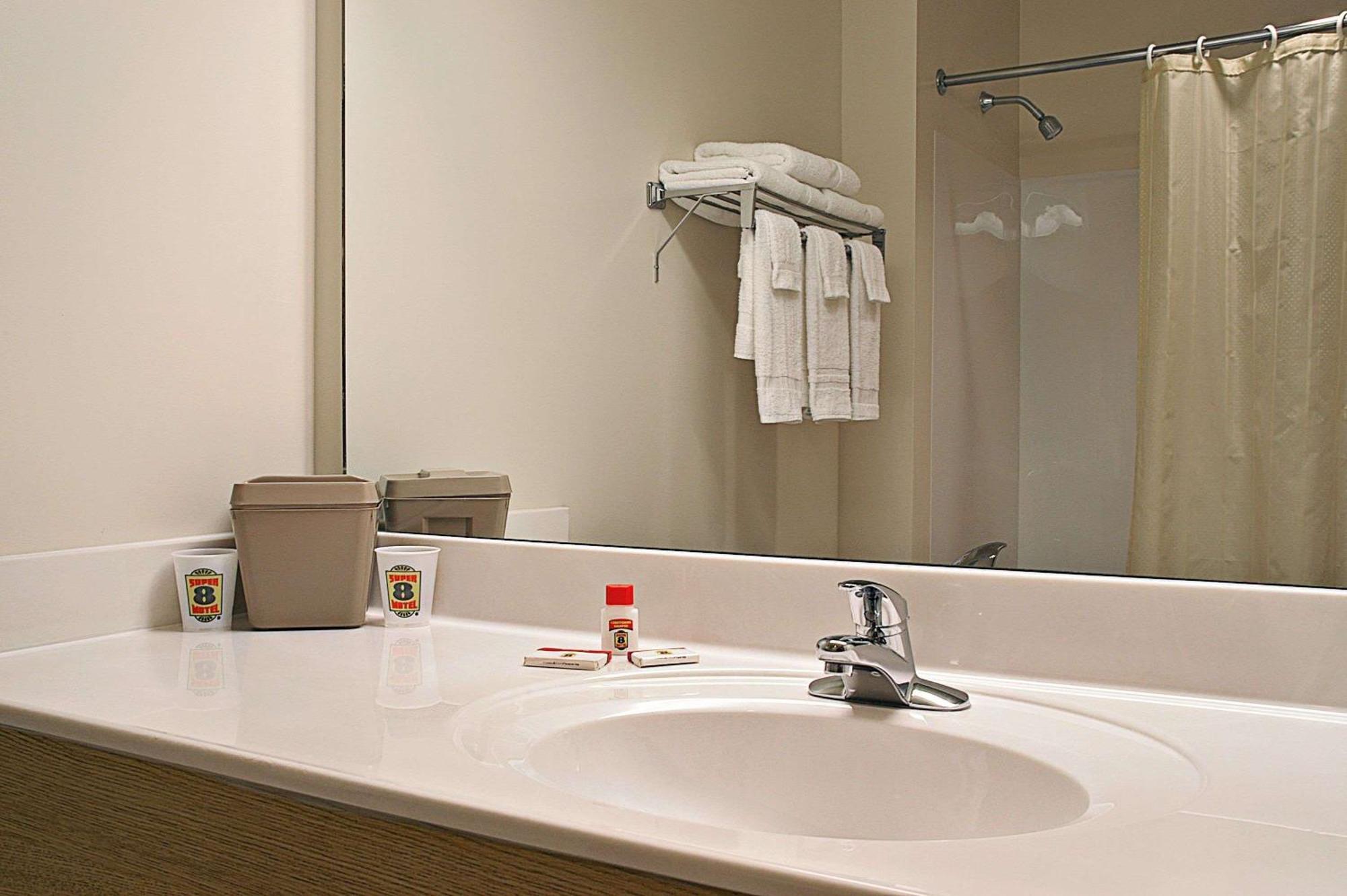 Motel Super 8 By Wyndham Ava Extérieur photo