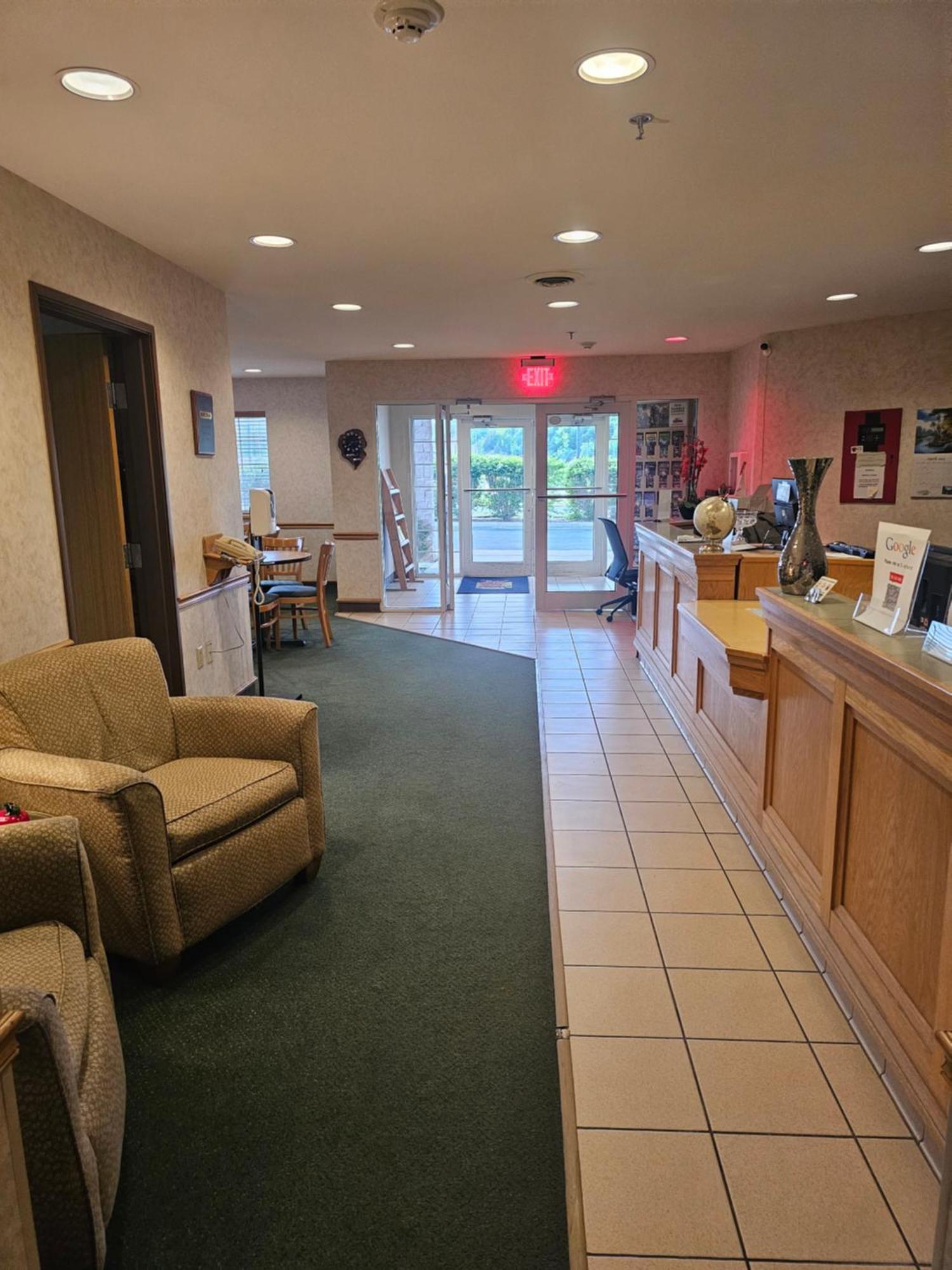 Motel Super 8 By Wyndham Ava Extérieur photo
